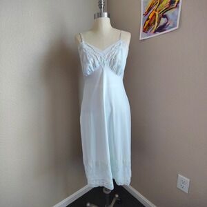 Vintage 50s Van Raalte Suavette Babydoll Blue Embroidered Lace Full Slip Fans 36